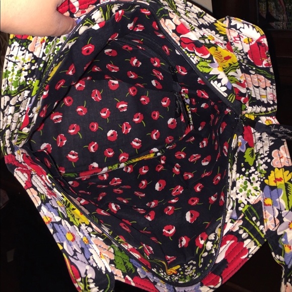 Vera Bradly Shoulder bag! - Picture 5 of 5